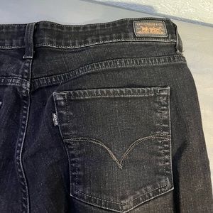 Levis mid rise  black Jeans